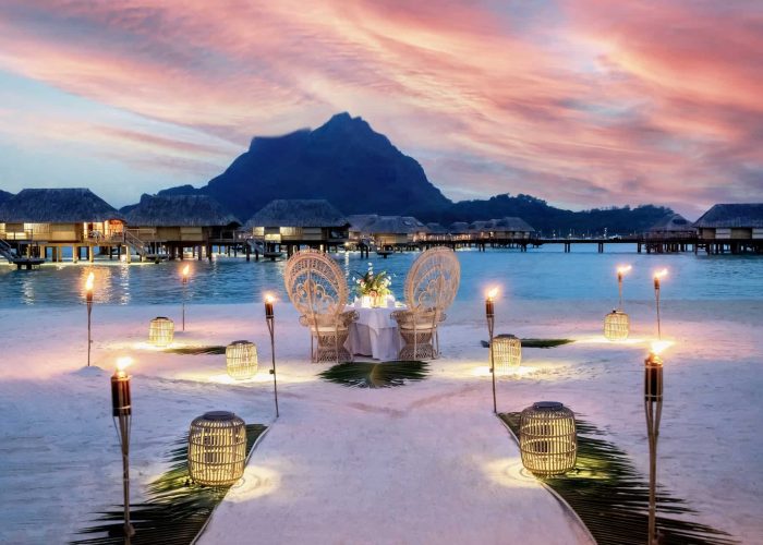 BOB_Le Bora Bora by Pearl Resorts_Romantic Dinner©Le Bora Bora by Pearl Resorts (1)
