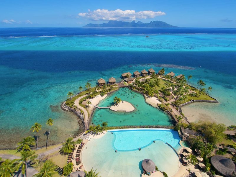 PPT_IC Tahiti_Aerial View Tiare Swimming Pool and Lagoonarium©InterContinental Tahiti Resort & Spa (2)-2