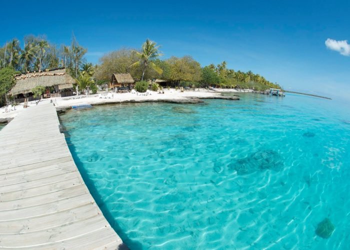 pension raimiti à fakarava sud - vue sur la plage et le lagon depuis le ponton